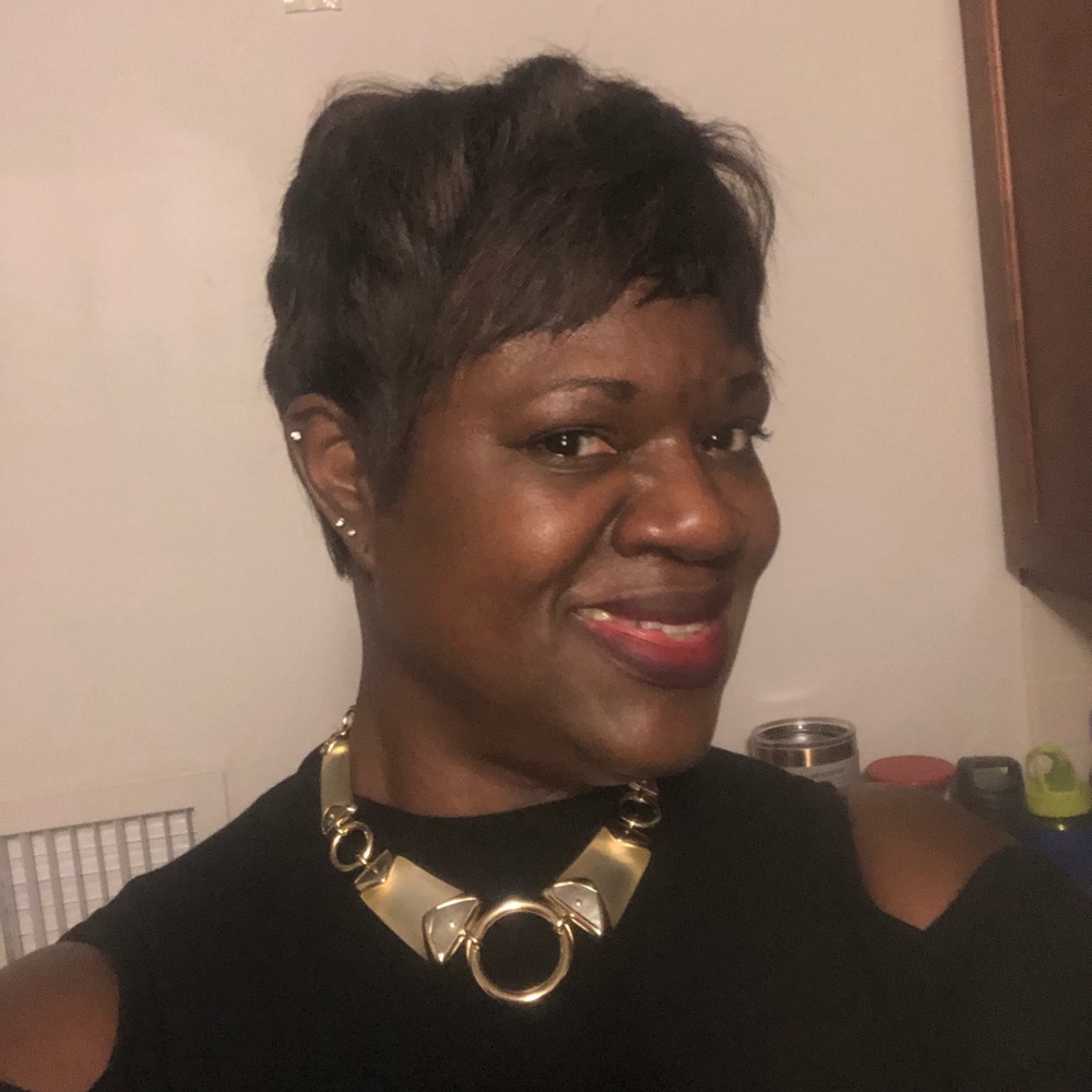 Meet your Posher, Cynthia